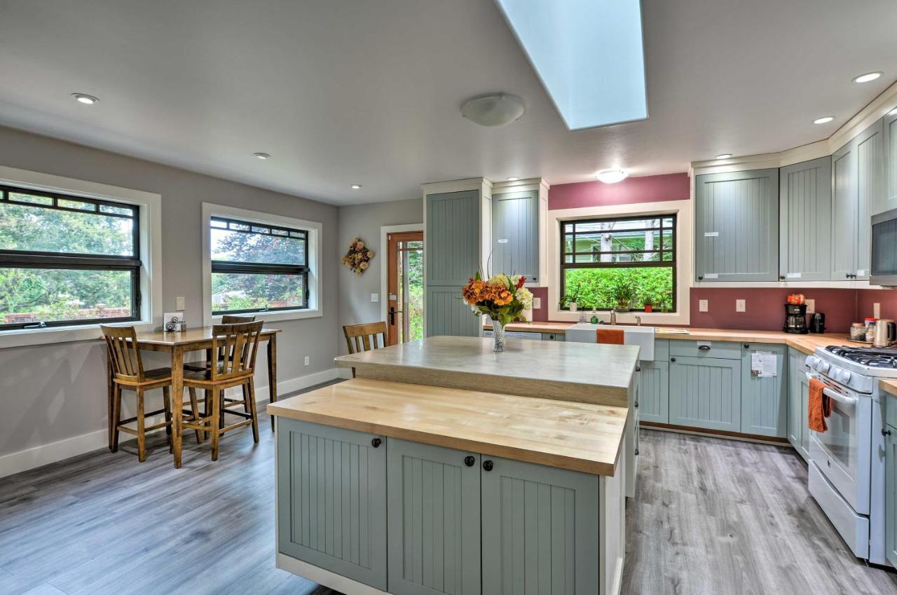 Quiet And Cozy Eureka Home Near Sequoia Park And Zoo! Exterior photo